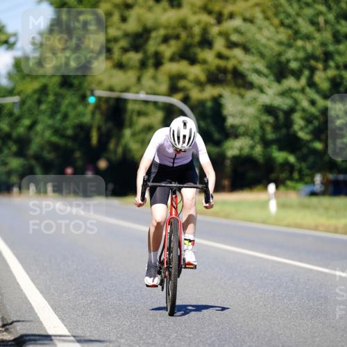 07.09.2025 - 19. Norderstedt Triathlon Michael Burmester http://msf.ph/oto/8848653 07.09.2025 13:27:50 Radfahren 353 meine-sportfotos.de