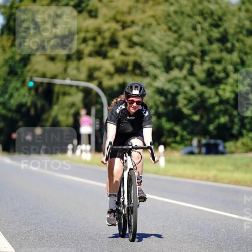 07.09.2025 - 19. Norderstedt Triathlon Michael Burmester http://msf.ph/oto/8848661 07.09.2025 13:28:34 Radfahren 355 meine-sportfotos.de