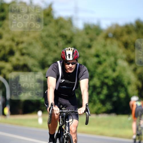 07.09.2025 - 19. Norderstedt Triathlon Michael Burmester http://msf.ph/oto/8848671 07.09.2025 13:29:20 Radfahren 1215 meine-sportfotos.de