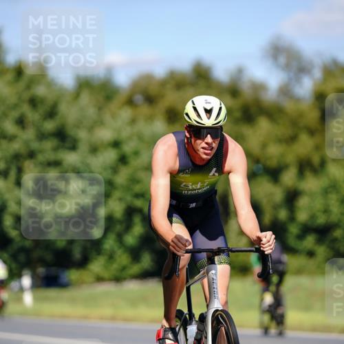 07.09.2025 - 19. Norderstedt Triathlon Michael Burmester http://msf.ph/oto/8848681 07.09.2025 13:34:31 Radfahren 996, 1468 meine-sportfotos.de