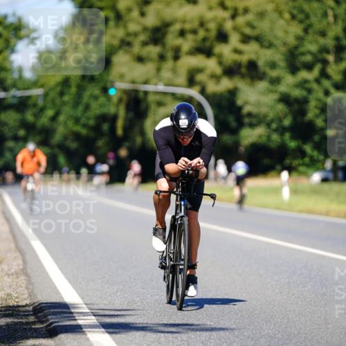 07.09.2025 - 19. Norderstedt Triathlon Michael Burmester http://msf.ph/oto/8848700 07.09.2025 13:36:50 Radfahren 1036 meine-sportfotos.de
