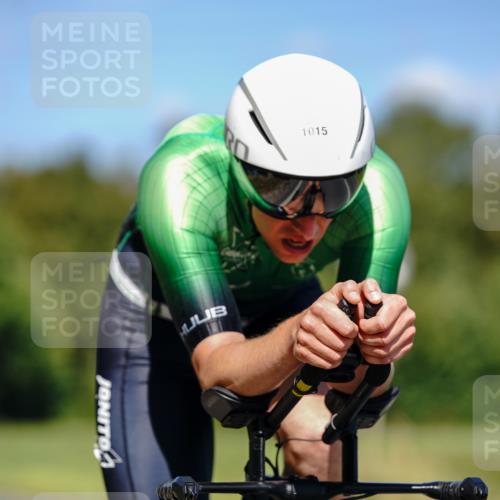 07.09.2025 - 19. Norderstedt Triathlon Michael Burmester http://msf.ph/oto/8848725 07.09.2025 13:38:15 Radfahren 1015 meine-sportfotos.de