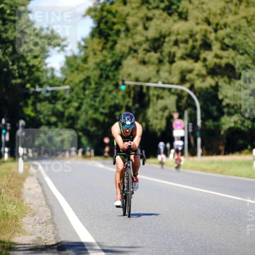 07.09.2025 - 19. Norderstedt Triathlon Michael Burmester http://msf.ph/oto/8848730 07.09.2025 13:38:34 Radfahren 997 meine-sportfotos.de