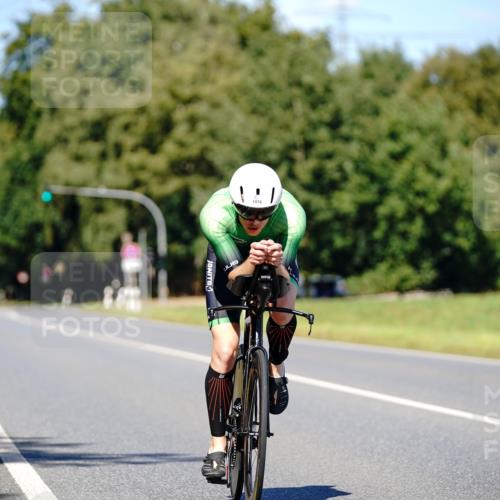 07.09.2025 - 19. Norderstedt Triathlon Michael Burmester http://msf.ph/oto/8848743 07.09.2025 13:39:25 Radfahren 1006, 1016 meine-sportfotos.de