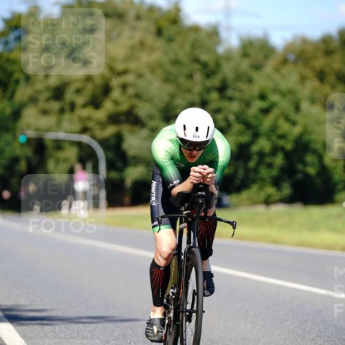 07.09.2025 - 19. Norderstedt Triathlon Michael Burmester http://msf.ph/oto/8848744 07.09.2025 13:39:25 Radfahren 1006, 1016 meine-sportfotos.de