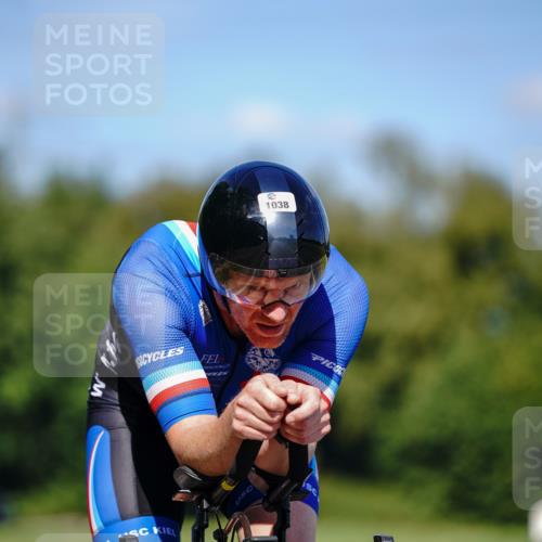 07.09.2025 - 19. Norderstedt Triathlon Michael Burmester http://msf.ph/oto/8848750 07.09.2025 13:39:36 Radfahren 1038 meine-sportfotos.de
