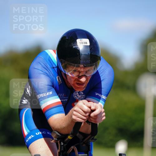 07.09.2025 - 19. Norderstedt Triathlon Michael Burmester http://msf.ph/oto/8848751 07.09.2025 13:39:36 Radfahren 1038 meine-sportfotos.de