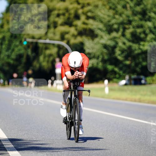 07.09.2025 - 19. Norderstedt Triathlon Michael Burmester http://msf.ph/oto/8848770 07.09.2025 13:40:46 Radfahren 975 meine-sportfotos.de