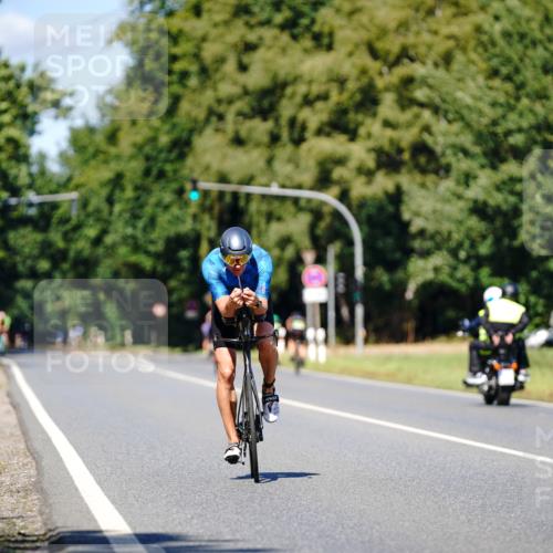 07.09.2025 - 19. Norderstedt Triathlon Michael Burmester http://msf.ph/oto/8848781 07.09.2025 13:41:05 Radfahren 880 meine-sportfotos.de