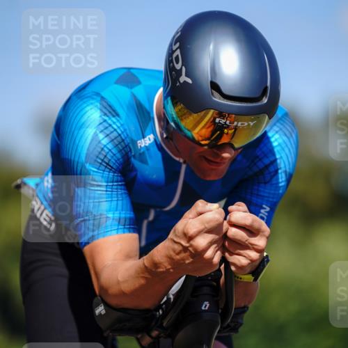 07.09.2025 - 19. Norderstedt Triathlon Michael Burmester http://msf.ph/oto/8848786 07.09.2025 13:41:08 Radfahren 880 meine-sportfotos.de