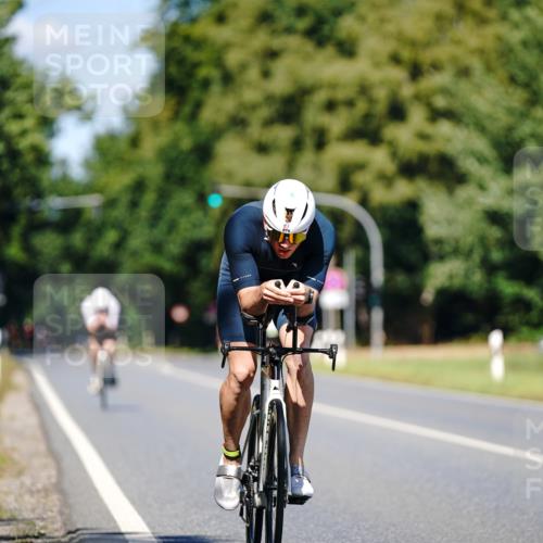07.09.2025 - 19. Norderstedt Triathlon Michael Burmester http://msf.ph/oto/8848800 07.09.2025 13:41:34 Radfahren 876 meine-sportfotos.de