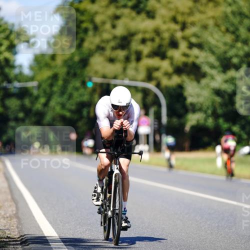 07.09.2025 - 19. Norderstedt Triathlon Michael Burmester http://msf.ph/oto/8848803 07.09.2025 13:41:37 Radfahren 876, 1421 meine-sportfotos.de