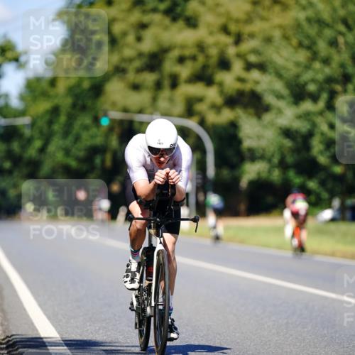 07.09.2025 - 19. Norderstedt Triathlon Michael Burmester http://msf.ph/oto/8848804 07.09.2025 13:41:37 Radfahren 876, 1421 meine-sportfotos.de
