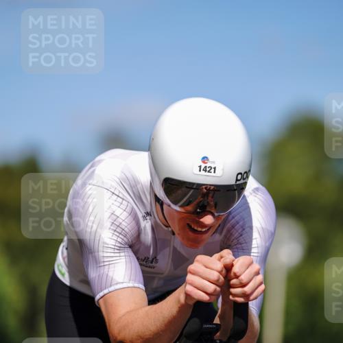 07.09.2025 - 19. Norderstedt Triathlon Michael Burmester http://msf.ph/oto/8848806 07.09.2025 13:41:38 Radfahren 1421 meine-sportfotos.de