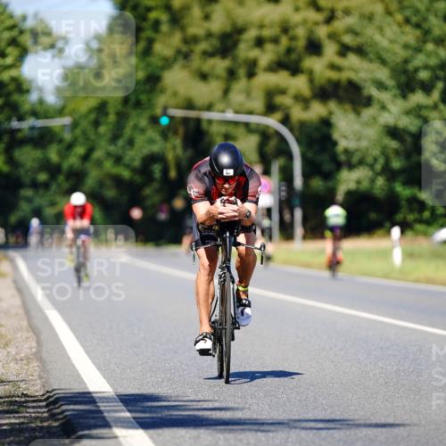 07.09.2025 - 19. Norderstedt Triathlon Michael Burmester http://msf.ph/oto/8848809 07.09.2025 13:41:53 Radfahren 962 meine-sportfotos.de
