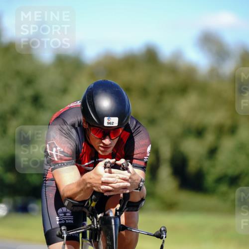 07.09.2025 - 19. Norderstedt Triathlon Michael Burmester http://msf.ph/oto/8848812 07.09.2025 13:41:54 Radfahren 962 meine-sportfotos.de