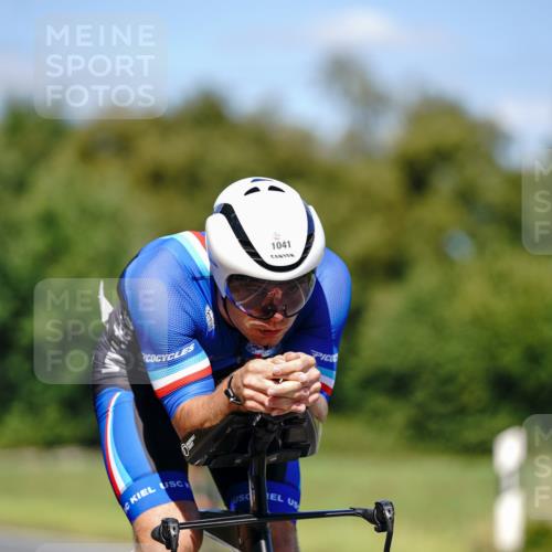 07.09.2025 - 19. Norderstedt Triathlon Michael Burmester http://msf.ph/oto/8848819 07.09.2025 13:42:09 Radfahren 979, 1041 meine-sportfotos.de