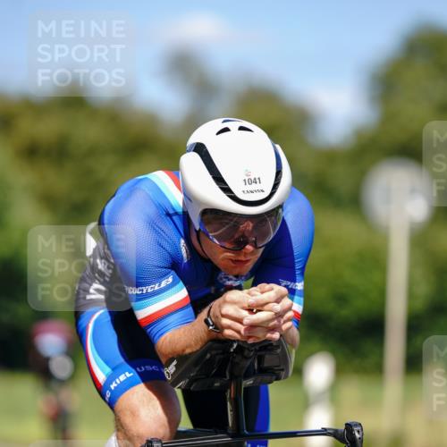 07.09.2025 - 19. Norderstedt Triathlon Michael Burmester http://msf.ph/oto/8848820 07.09.2025 13:42:09 Radfahren 979, 1041 meine-sportfotos.de