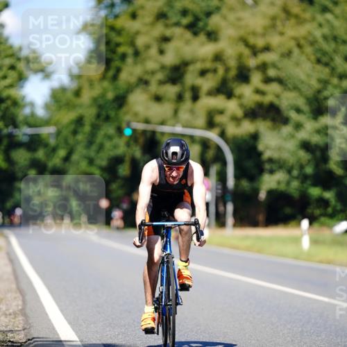 07.09.2025 - 19. Norderstedt Triathlon Michael Burmester http://msf.ph/oto/8848825 07.09.2025 13:42:15 Radfahren 1002 meine-sportfotos.de