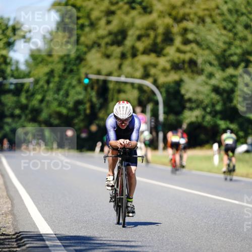 07.09.2025 - 19. Norderstedt Triathlon Michael Burmester http://msf.ph/oto/8848830 07.09.2025 13:42:39 Radfahren 1011 meine-sportfotos.de