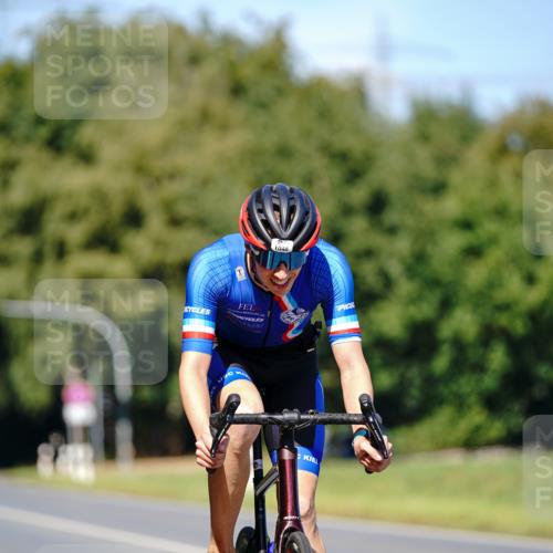 07.09.2025 - 19. Norderstedt Triathlon Michael Burmester http://msf.ph/oto/8848836 07.09.2025 13:42:55 Radfahren 1040 meine-sportfotos.de