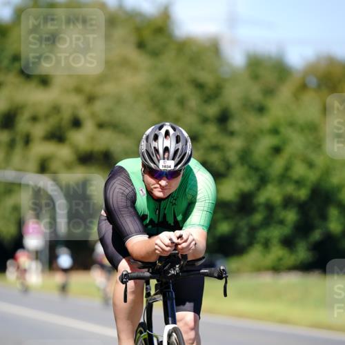07.09.2025 - 19. Norderstedt Triathlon Michael Burmester http://msf.ph/oto/8848841 07.09.2025 13:43:02 Radfahren 1034 meine-sportfotos.de
