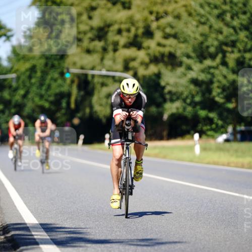 07.09.2025 - 19. Norderstedt Triathlon Michael Burmester http://msf.ph/oto/8848843 07.09.2025 13:43:17 Radfahren 978 meine-sportfotos.de