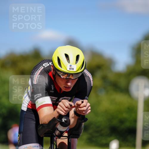 07.09.2025 - 19. Norderstedt Triathlon Michael Burmester http://msf.ph/oto/8848846 07.09.2025 13:43:18 Radfahren 978, 988 meine-sportfotos.de