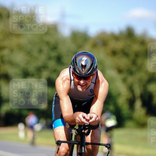 07.09.2025 - 19. Norderstedt Triathlon Michael Burmester http://msf.ph/oto/8848850 07.09.2025 13:43:21 Radfahren 978, 984, 988 meine-sportfotos.de