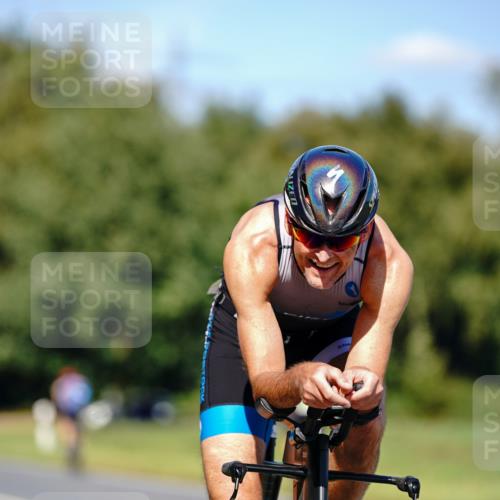 07.09.2025 - 19. Norderstedt Triathlon Michael Burmester http://msf.ph/oto/8848851 07.09.2025 13:43:21 Radfahren 978, 984, 988 meine-sportfotos.de