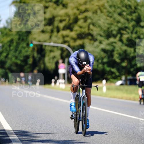 07.09.2025 - 19. Norderstedt Triathlon Michael Burmester http://msf.ph/oto/8848866 07.09.2025 13:43:38 Radfahren 972, 980 meine-sportfotos.de