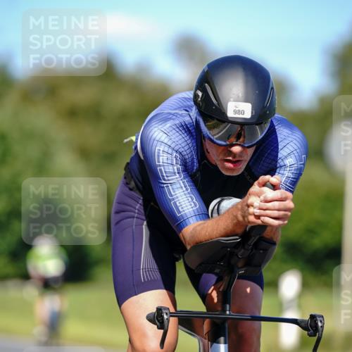 07.09.2025 - 19. Norderstedt Triathlon Michael Burmester http://msf.ph/oto/8848868 07.09.2025 13:43:39 Radfahren 972, 980 meine-sportfotos.de