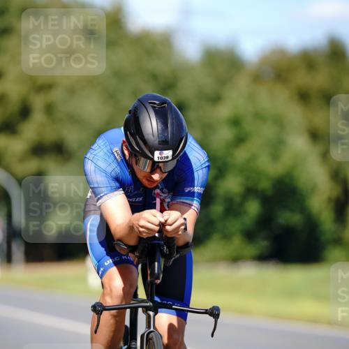 07.09.2025 - 19. Norderstedt Triathlon Michael Burmester http://msf.ph/oto/8848869 07.09.2025 13:43:47 Radfahren 1039 meine-sportfotos.de