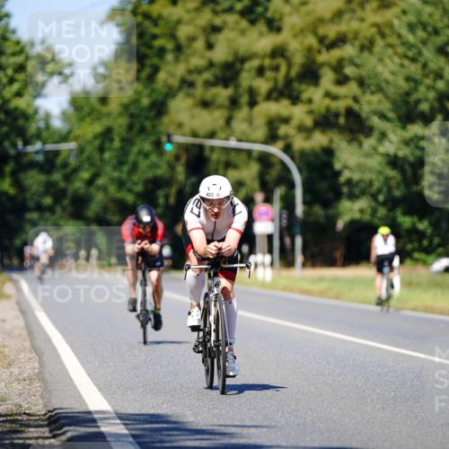 07.09.2025 - 19. Norderstedt Triathlon Michael Burmester http://msf.ph/oto/8848877 07.09.2025 13:44:08 Radfahren 422, 958 meine-sportfotos.de