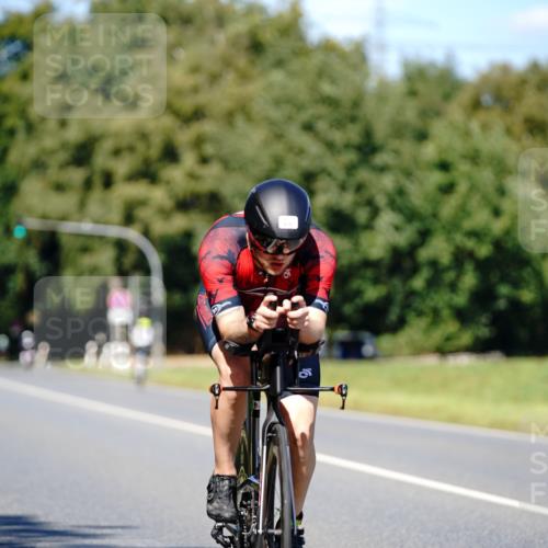 07.09.2025 - 19. Norderstedt Triathlon Michael Burmester http://msf.ph/oto/8848882 07.09.2025 13:44:10 Radfahren 422, 958 meine-sportfotos.de