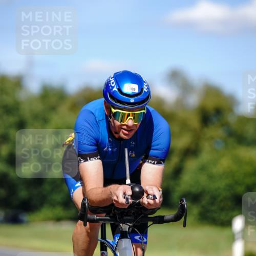 07.09.2025 - 19. Norderstedt Triathlon Michael Burmester http://msf.ph/oto/8848896 07.09.2025 13:44:31 Radfahren 996, 1009, 1401 meine-sportfotos.de