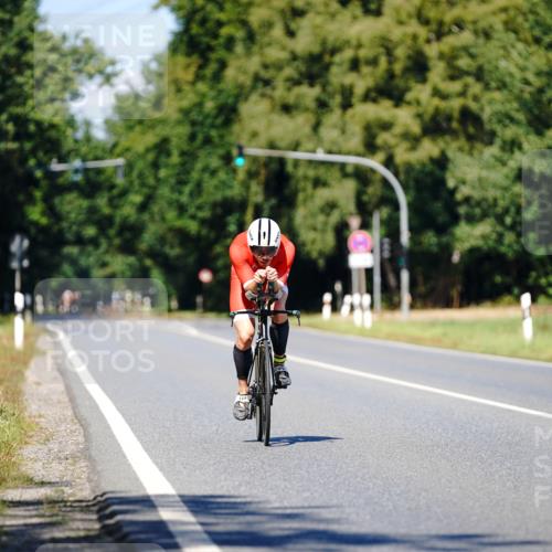 07.09.2025 - 19. Norderstedt Triathlon Michael Burmester http://msf.ph/oto/8848905 07.09.2025 13:44:58 Radfahren 974 meine-sportfotos.de