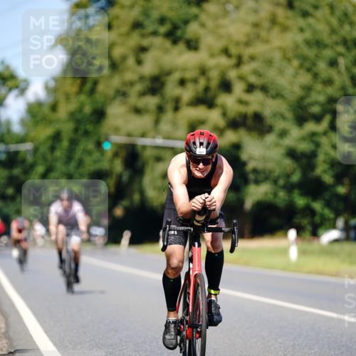 07.09.2025 - 19. Norderstedt Triathlon Michael Burmester http://msf.ph/oto/8848945 07.09.2025 13:46:52 Radfahren 1010, 1027 meine-sportfotos.de