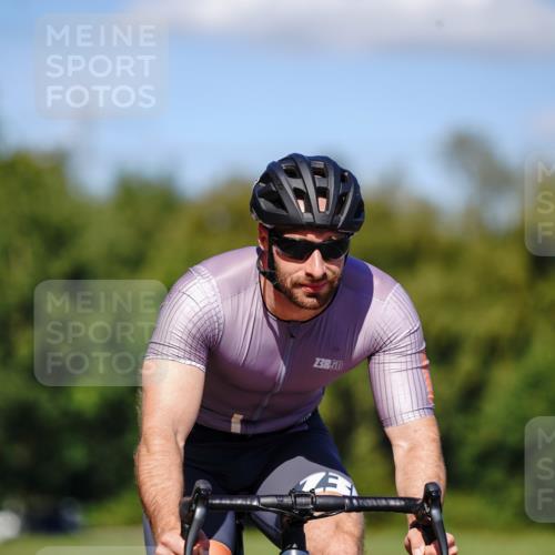 07.09.2025 - 19. Norderstedt Triathlon Michael Burmester http://msf.ph/oto/8848950 07.09.2025 13:46:57 Radfahren 872, 1020 meine-sportfotos.de