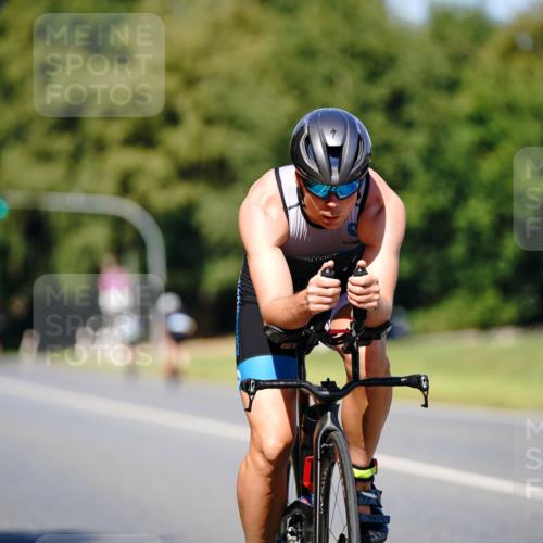 07.09.2025 - 19. Norderstedt Triathlon Michael Burmester http://msf.ph/oto/8848958 07.09.2025 13:47:20 Radfahren 990, 992 meine-sportfotos.de