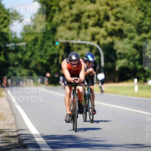 07.09.2025 - 19. Norderstedt Triathlon Michael Burmester http://msf.ph/oto/8848967 07.09.2025 13:47:37 Radfahren 961, 964 meine-sportfotos.de