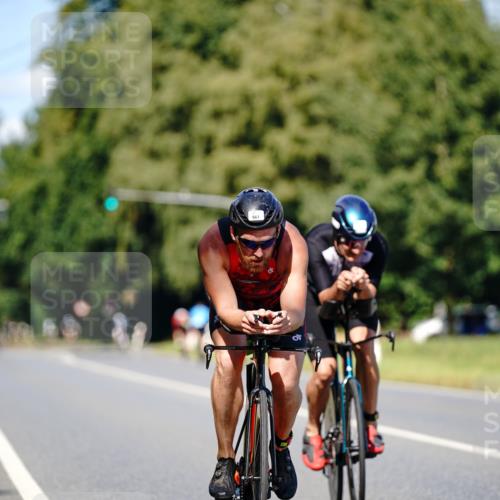 07.09.2025 - 19. Norderstedt Triathlon Michael Burmester http://msf.ph/oto/8848969 07.09.2025 13:47:38 Radfahren 961, 964 meine-sportfotos.de