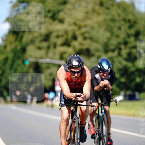 07.09.2025 - 19. Norderstedt Triathlon Michael Burmester http://msf.ph/oto/8848970 07.09.2025 13:47:38 Radfahren 961, 964 meine-sportfotos.de