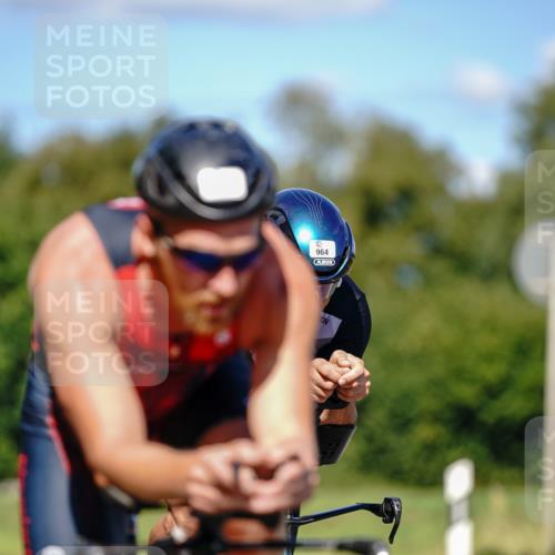 07.09.2025 - 19. Norderstedt Triathlon Michael Burmester http://msf.ph/oto/8848972 07.09.2025 13:47:39 Radfahren 961, 964 meine-sportfotos.de