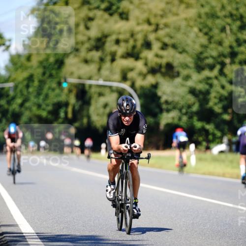 07.09.2025 - 19. Norderstedt Triathlon Michael Burmester http://msf.ph/oto/8848978 07.09.2025 13:47:55 Radfahren 393, 989 meine-sportfotos.de