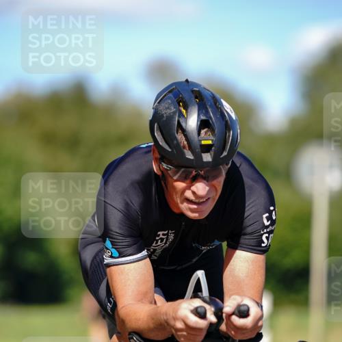 07.09.2025 - 19. Norderstedt Triathlon Michael Burmester http://msf.ph/oto/8848979 07.09.2025 13:47:57 Radfahren 959, 989 meine-sportfotos.de