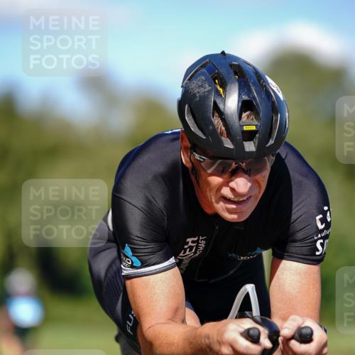 07.09.2025 - 19. Norderstedt Triathlon Michael Burmester http://msf.ph/oto/8848980 07.09.2025 13:47:57 Radfahren 959, 989 meine-sportfotos.de