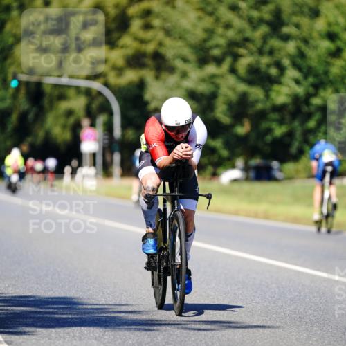 07.09.2025 - 19. Norderstedt Triathlon Michael Burmester http://msf.ph/oto/8849028 07.09.2025 13:49:17 Radfahren 863, 969 meine-sportfotos.de