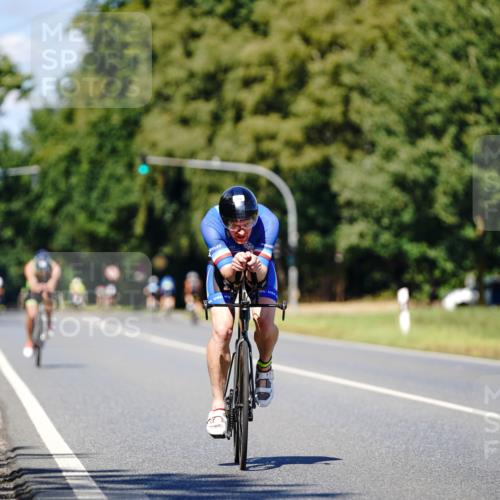 07.09.2025 - 19. Norderstedt Triathlon Michael Burmester http://msf.ph/oto/8849031 07.09.2025 13:49:28 Radfahren 1038 meine-sportfotos.de