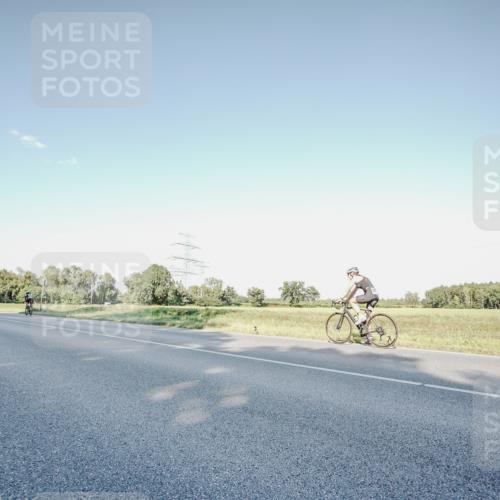 07.09.2025 - 19. Norderstedt Triathlon Michael Burmester http://msf.ph/oto/8849059 07.09.2025 16:10:21 Radfahren 954, 1527 meine-sportfotos.de